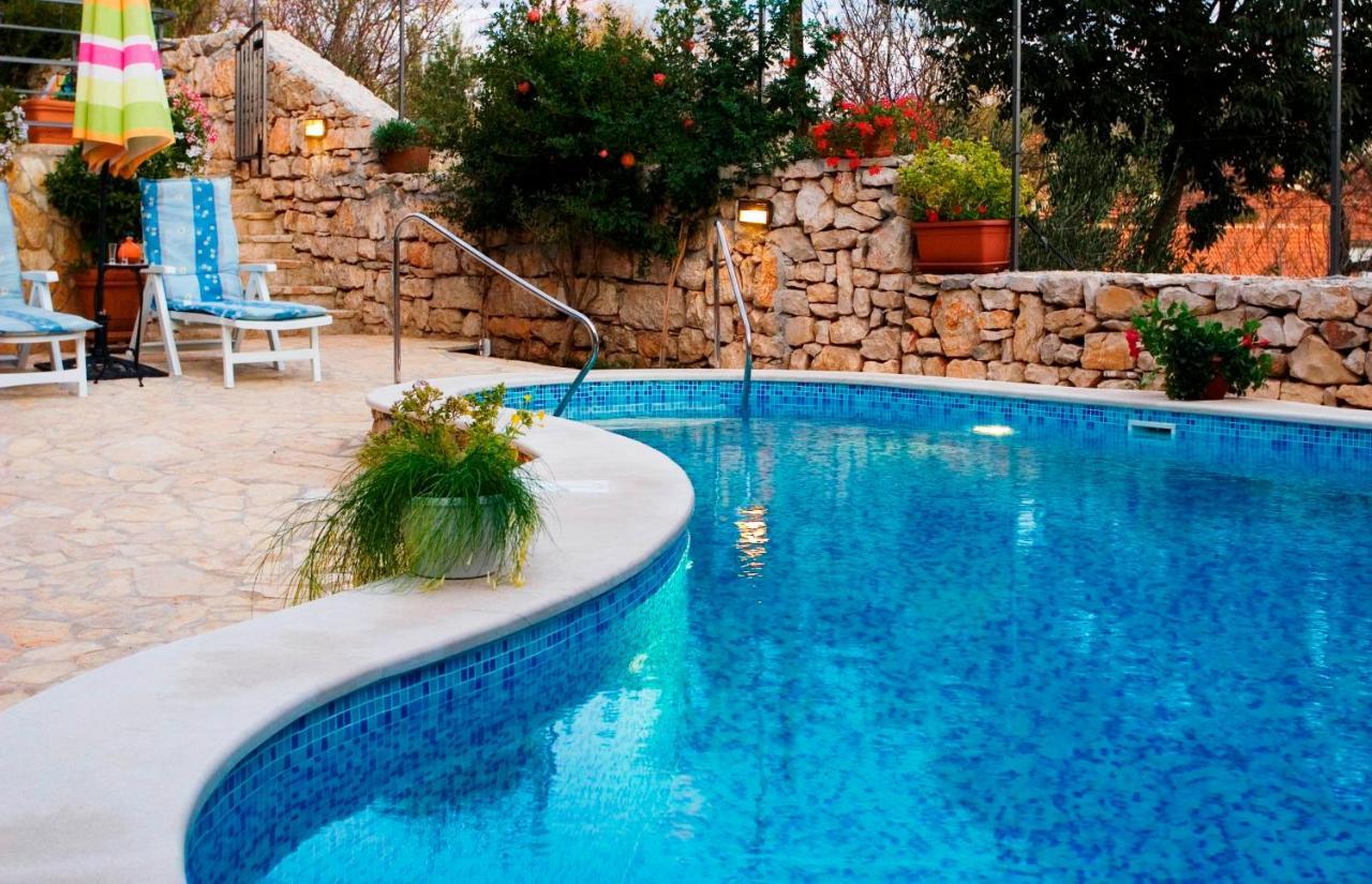 Villa Vicina Heritage Villa For 9,Milna - Close To Restaurants And Shops Exterior foto