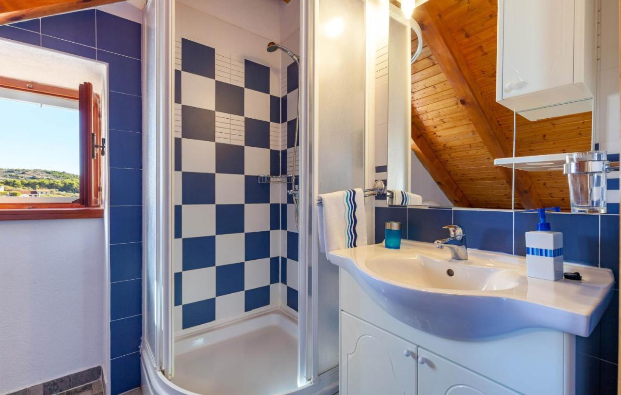 Villa Vicina Heritage Villa For 9,Milna - Close To Restaurants And Shops Exterior foto