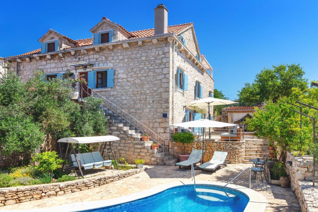 Villa Vicina Heritage Villa For 9,Milna - Close To Restaurants And Shops Exterior foto